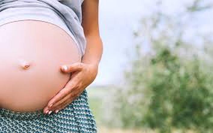 Todos los sábados, desde las 10hs, la jefa del Servicio de Obstetricia de nuestro Hospital brinda clases teóricas y prácticas sobre embarazo, parto, puerperio, lactancia y recién nacido. Más info, en la nota.