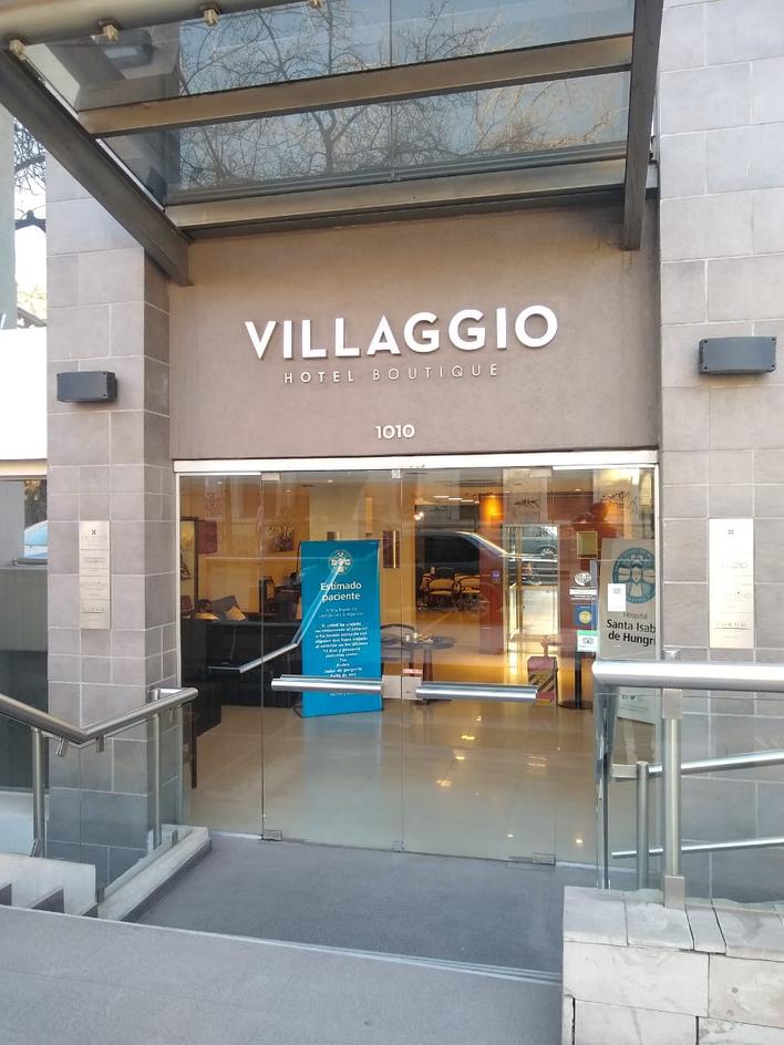 Se trata de Villaggio, un edificio que será administrado como parte de la internación del Hospital Santa Isabel de Hungría. El objetivo: aislar a pacientes con sintomatología leve o asintomáticos disponiendo de las camas del hospital para los casos más graves. 